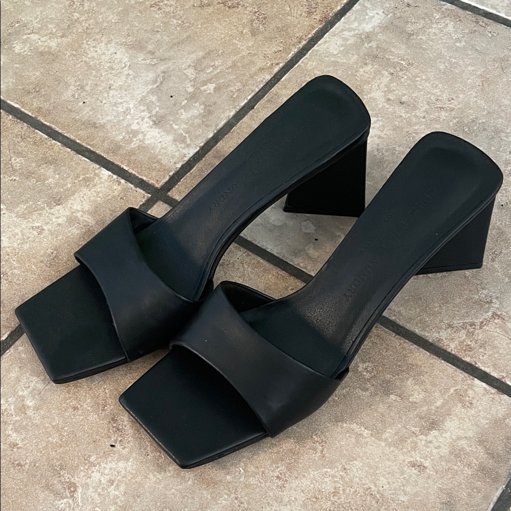 Chinese Laundry Black Square Toe Block Heel Mules